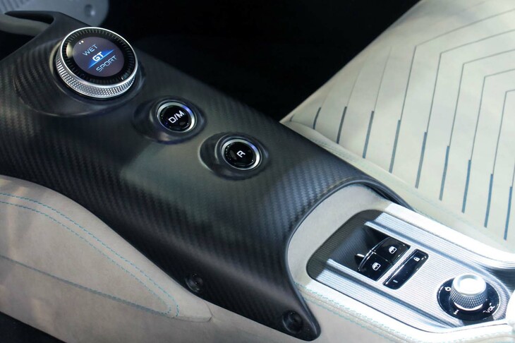 マセラティMC20チェロ