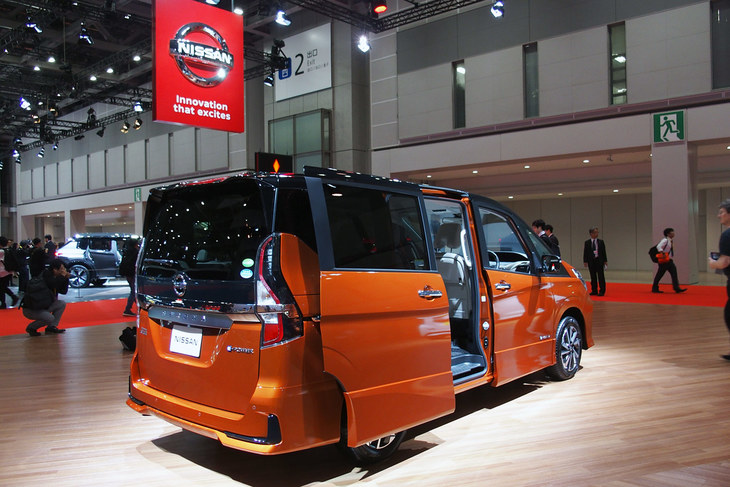 日産セレナ e-POWER