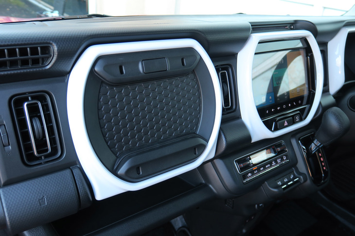 スズキ・ハスラー ハイブリッドXターボ（4WD）（助手席グローブボックス）