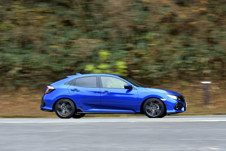 「ハッチバック」のリアオーバーハングは「セダン」より140mm短い。こうすることで、ハッチバックらしい軽快感を表現したという。