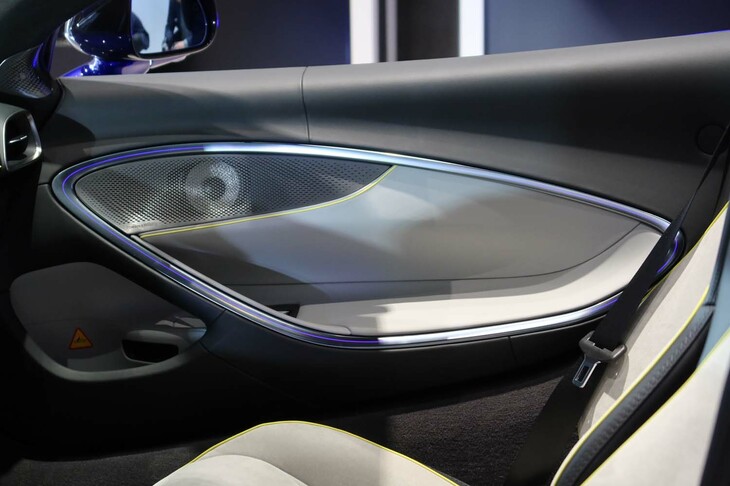 マクラーレン・アルトゥーラ スパイダー（ドアのインナーパネル）