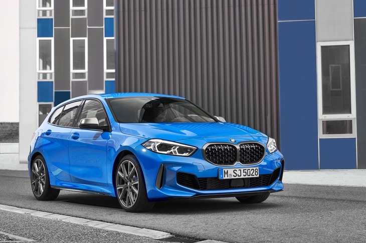 3代目となる新型「BMW 1シリーズ」。モデルチェンジに際し、駆動方式が従来のFRからFFへと変更された。