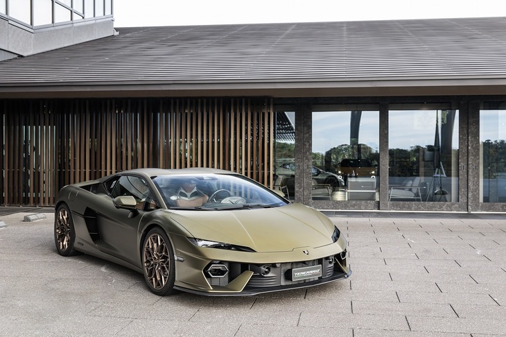 クローズドコースではすさまじいスピードを味わえた「テメラリオ」。存在感ではV12搭載で見た目も派手な「レヴエルト」かもしれないが、性能的には並び立つほどの存在だ。