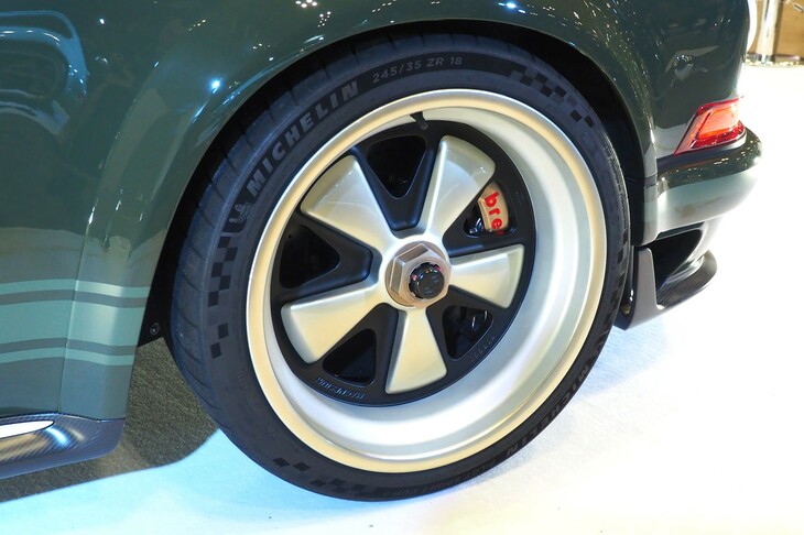 ポルシェ911リイマジンドbyシンガーDLS