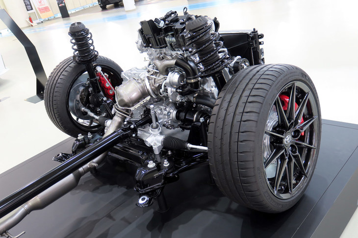トヨタGRヤリスRZ“ハイパフォーマンス”（1.6リッター直3ターボエンジンとフロントの足まわり）