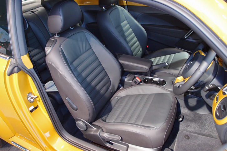 ザ・ビートル デザイン（オプションのレザーシート）