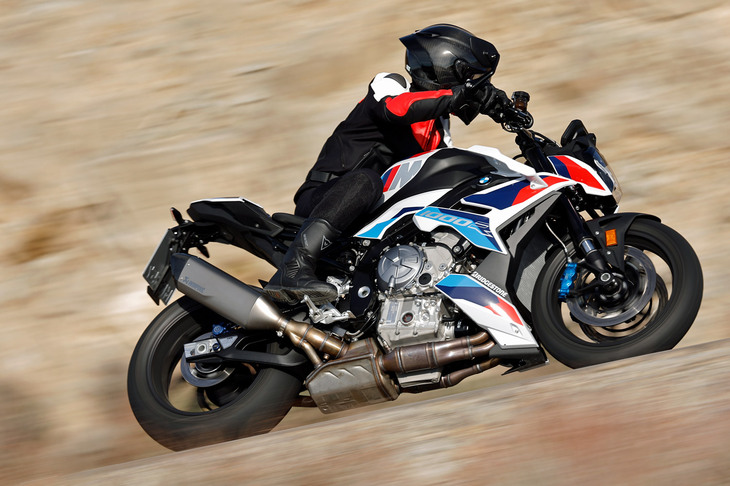 カスタマイズモードの「レースプロ」では、スロットルレスポンスとエンジンブレーキのドラッグトルクを、それぞれ3段階で調整できる。