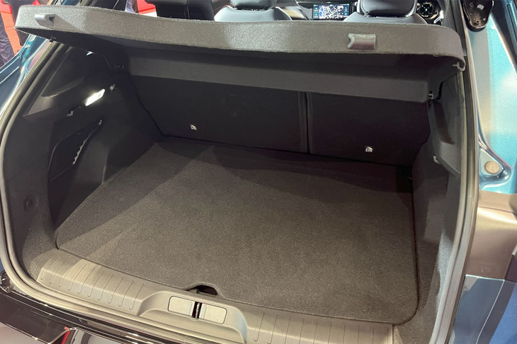 アルファ・ロメオ・ジュニア（荷室）