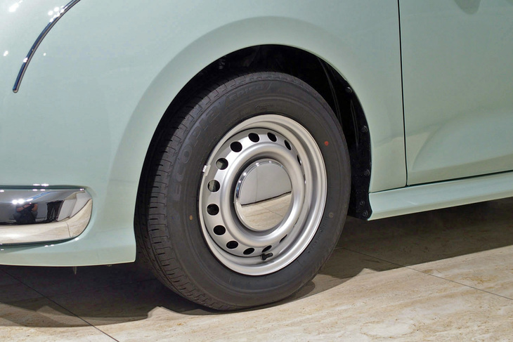 ミツオカ・ビュート ストーリー（フロントタイヤ）