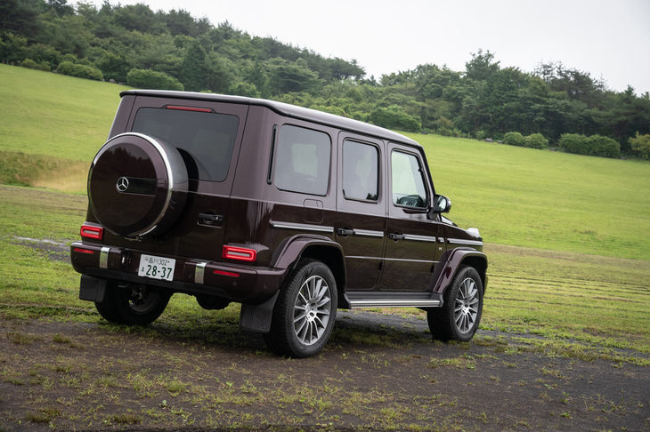 ボディーについてはフェンダーやボンネット、ドアパネルをアルミ化するなどして約170kgの軽量化を実現。同時にフレーム、ボディーシェル、ボディーマウントのねじり剛性は、従来モデルの6537Nm/degから1万0162Nm/degへと約55％も向上した。