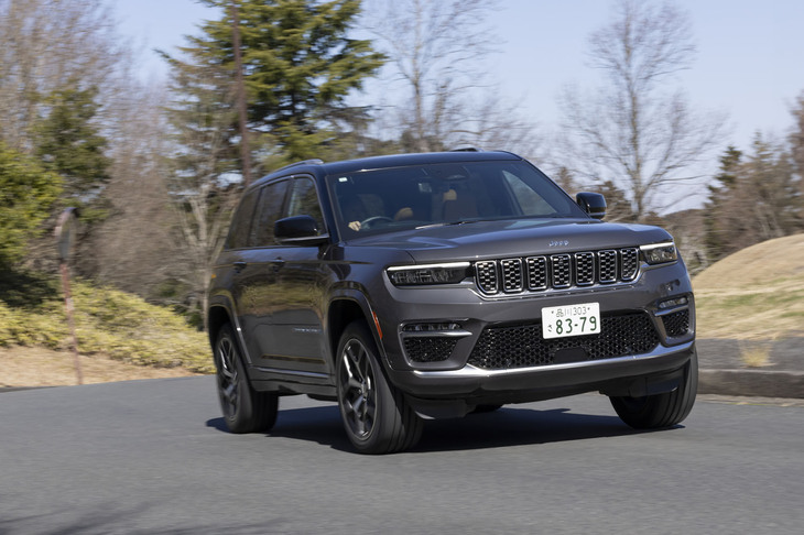 ワインディングロードに踏み入れる。大きなボディーを持て余すことなく、モーター＋エンジンによる強大なトルクを「エクスタPS71 SUV」がしっかりと路面に伝えてくれる。