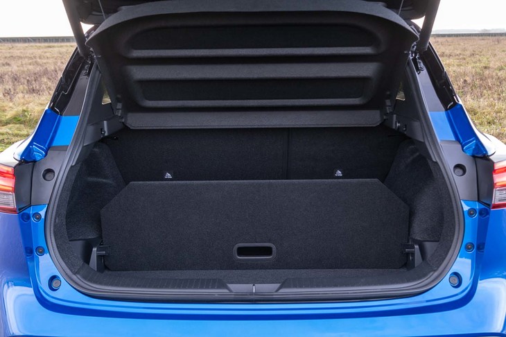 日産キャシュカイ（ラゲッジスペース）