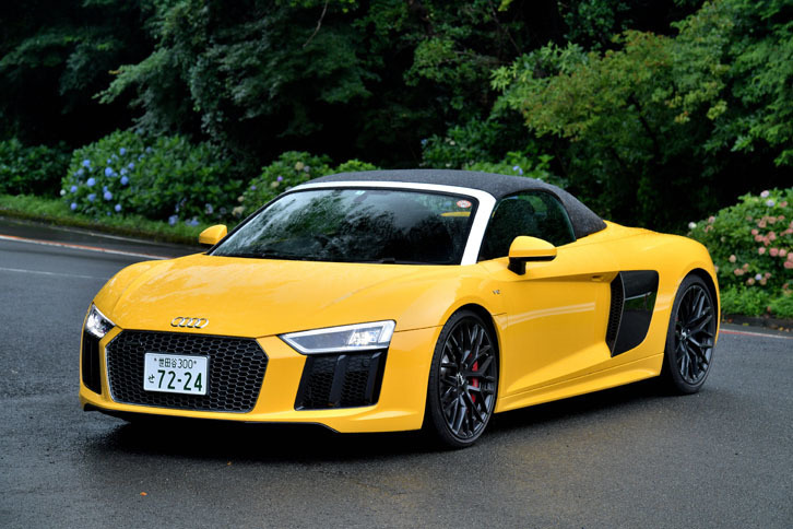 アウディR8スパイダーV10 5.2 FSIクワトロ
	ボディーサイズ：全長×全幅×全高＝4425×1940×1240mm／ホイールベース：2650mm／車重：1770kg／駆動方式：4WD／エンジン：5.2リッターV10 DOHC 40バルブ／トランスミッション：7段AT／最高出力：540ps/7800rpm／最大トルク：540Nm/6500rpm／タイヤ：（前）245/30ZR20 （後）305/30ZR20／車両本体価格：2618万円