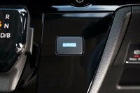 アクセルだけで加減速をコントロールできる「e-Pedalステップ」の起動スイッチは簡素なプリント仕立て。コスト管理の努力が見て取れる。