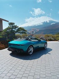 2008年登場の「カリフォルニア」を起源とするこの系統の車種は、メーカー的には、新規顧客の開拓を使命とするエントリーモデルであったようだ。