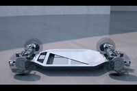 全固体電池（ASSB）と小型コンポーネントを組み合わせた、将来的なEVの方向性を示す技術スタディー「ニッサンEVテクノロジービジョン」。