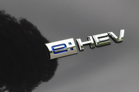 純ガソリン車に対して明確な価格差がつけられている「e：HEV」だが、動的質感や燃費性能の違いを鑑みると、筆者としてはこちらをオススメしたい。