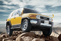 トヨタ、オフロード四駆の「FJクルーザー」発売