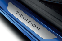 ブルーの特別な「ルノー・キャプチャー」限定発売の画像