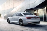「アウディA8」にドライバーズカーとしての魅力にフォーカスした限定車の画像