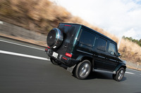 ボディーのアルミ化などによる軽量化も新型のトピック。「G350d」の車両重量は“オプションなし”の状態で2460kgと、先代モデルより90kg軽い。