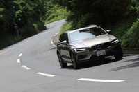 ボルボXC90 D5 AWDインスクリプション／V60クロスカントリーT5 AWDプロ【試乗記】