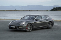 ポルシェ・パナメーラ ターボ スポーツツーリスモ