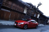 ボルボ特集のトップを飾るのは新型「S60」のインプレッション。都合1100kmにおよぶテストの結果はいかに？