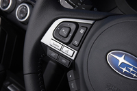 インフォテインメントシステムについては、「Siri」の音声認識機能に対応したSDナビゲーションが、ハーマンカードン製サウンドシステムとセットでオプション設定される。