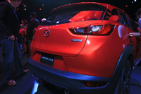 同じ「魂動」デザインでも、その解釈はクルマによって少しずつ異なる。「CX-3」では凛々しさが表現されている。
    