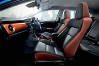 「オーリス120T」のインテリア。
    