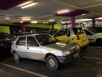 【写真10】「プジョー205」。広いグラスエリアは、今見ても気持ちよい。