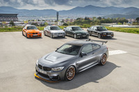 「M3」ベースの歴代のスペシャルモデルと「M4 GTS」。写真奥の右から「M3スポーツエボリューション」「M3 GT」「M3 CSL」「M3 GTS」。
