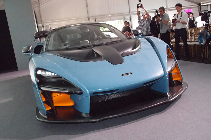 「セナ」の総生産台数は500台で、日本向けの税込み価格は67万5000ポンド（邦貨にして約1億0100万円）。2018年3月のジュネーブモーターショーにおいて世界初公開された時点で完売となっていた。