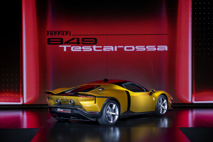 フェラーリ849テスタロッサ（リアビュー）