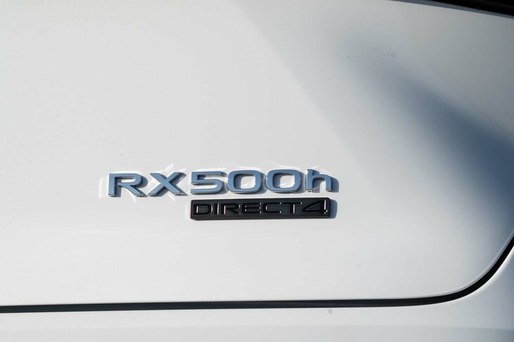 パワートレインは「500h」「450h＋」「350」の3種類。海外向けにある2.5リッターのシリーズパラレルハイブリッド「350h」はラインナップされていない。