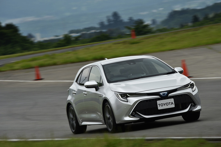 空力性能も次期「カローラハッチバック」のセリングポイントのひとつ。アンダーカバーは「C-HR」以上に作り込まれている。