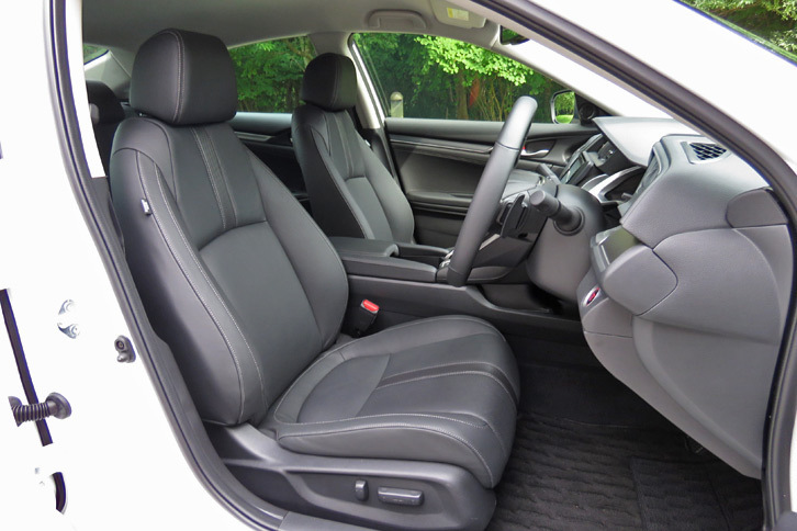 ホンダ・シビックセダン（フロントシート）