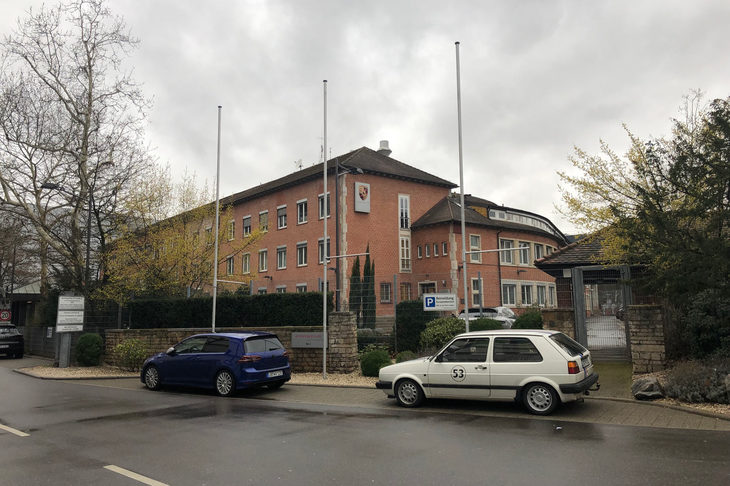 工場の一角に位置するカスタマーエリア。ポルシェ博士の設計事務所として建てられた、本社工場で最も古い建物だ。