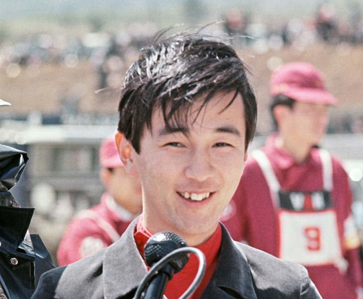 1963年から1966年までプリンスチームに在籍し、日本グランプリをはじめ各種レースに参戦した生沢 徹。第2回日本グランプリ当時は21歳で日本大学芸術学部在学中の学生ドライバーだった。