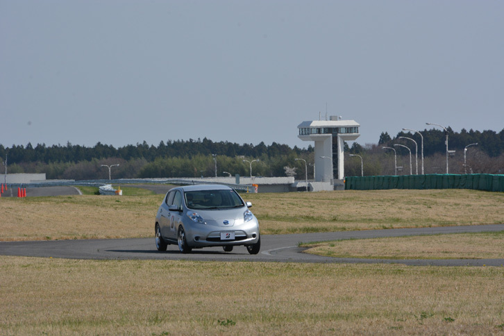 次世代低燃費タイヤ「オロジック」の比較テストは、凹凸やアップダウンのある「ハンドリング路」で行われた。