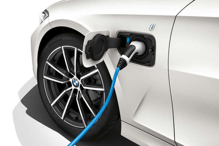 BMW 330e Mスポーツ