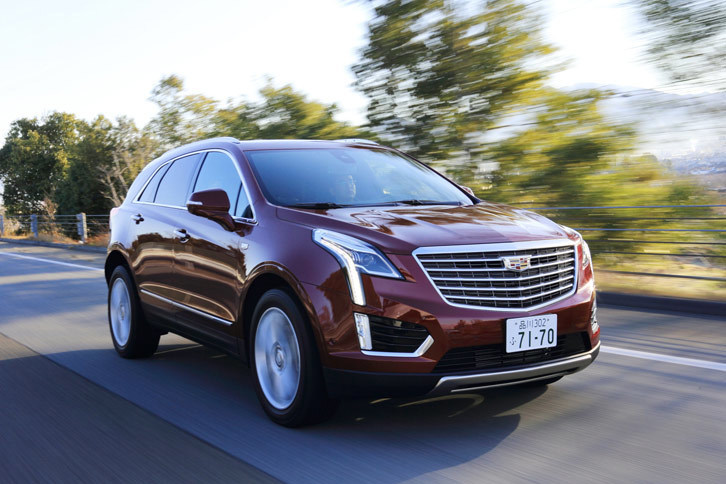 広大な国土を持つアメリカのプレミアムSUVだけに、ロングドライブはお手の物。快適な乗り心地と静粛性の高さで、疲れ知らずのツーリングを楽しめる。