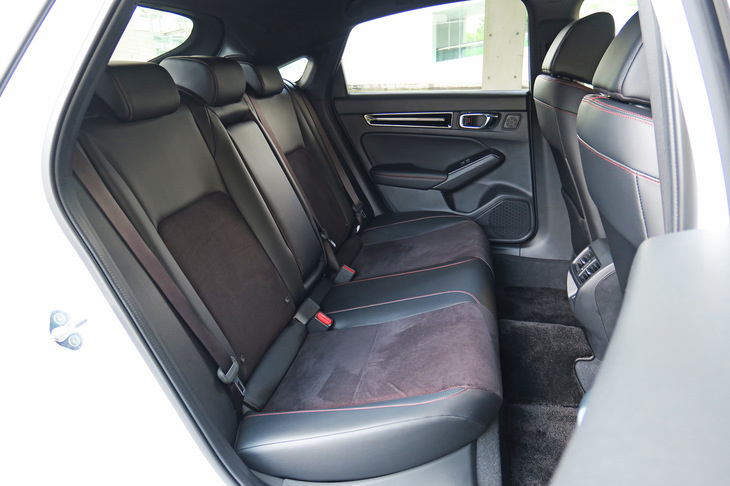 ホンダ・シビックEX（リアシート）