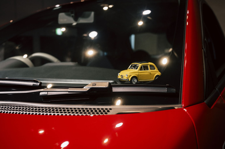 フィアット500スペシャルエディション（フロントウィンドウ）