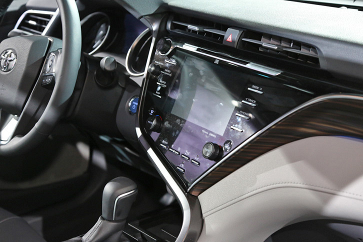 トヨタ・カムリXLE