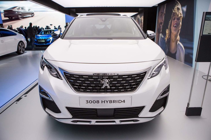 プジョー3008ハイブリッド4