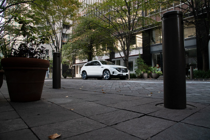 メルセデス・ベンツEQC400 4MATIC