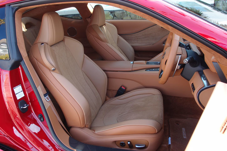レクサスLC500（フロントシート）