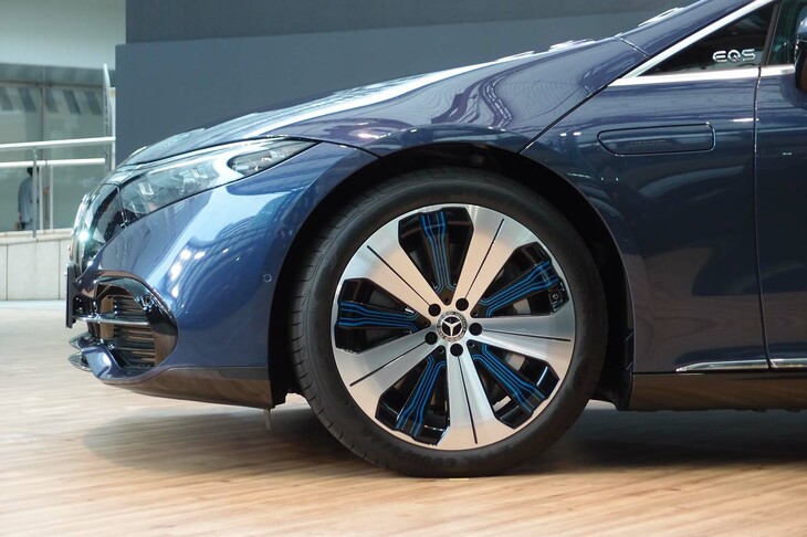 メルセデス・ベンツEQS450＋（フロントホイール）